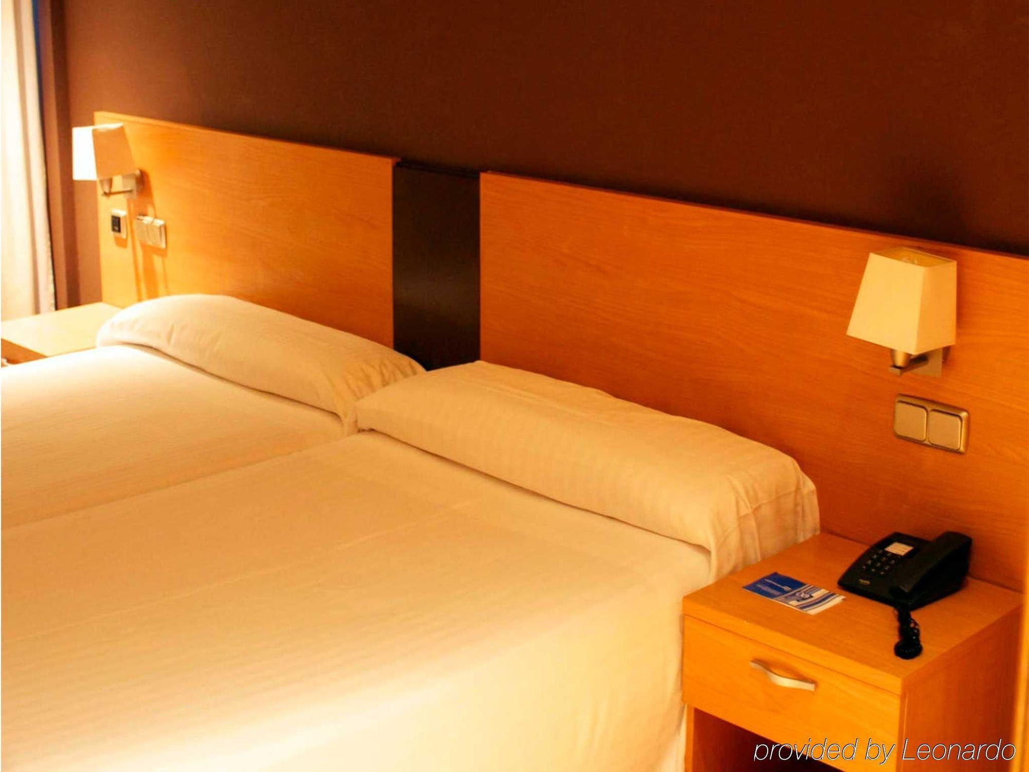 Hotel Exe Puerta San Pedro Lugo Zimmer foto